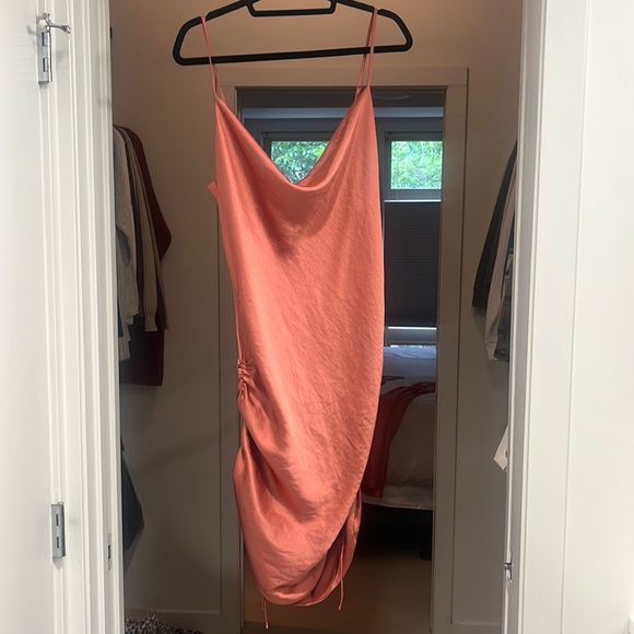 Aritzia Wilfred Only Peach Satin Cowl Neck Ruched Slip Dress Size L - Picture 2 of 4